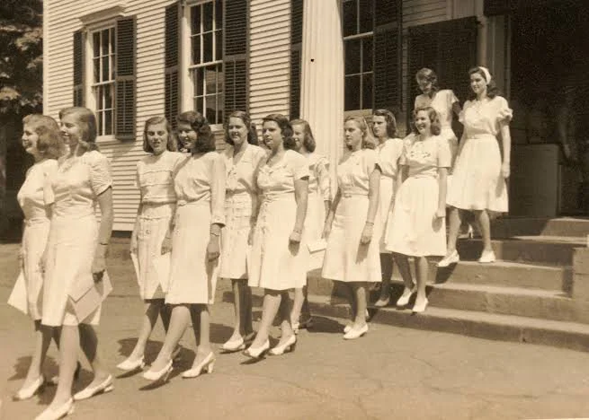 Miss Porter’s School Ancients walking together outside a campus building