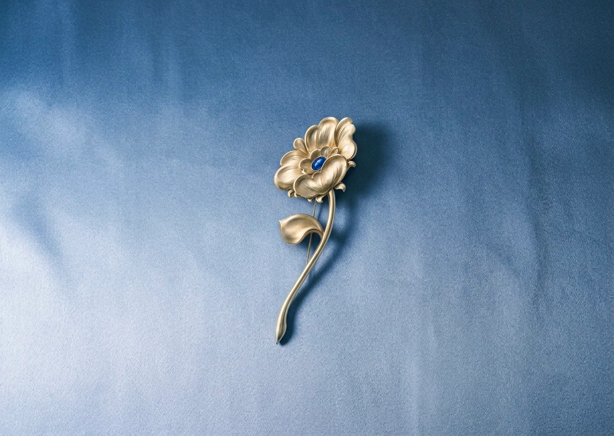 Tudor rose lapel pin